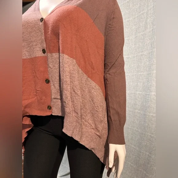 Mystree Colorblock Button-Up Cardigan - Picture 4 of 7